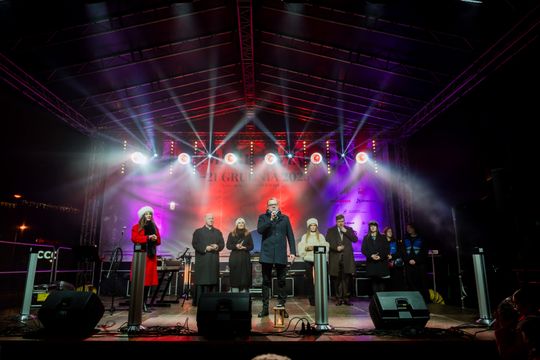 Jarmark Świąteczny i Gwiazdka dla mieszkańców 011.jpg