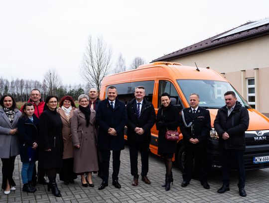 Nowy autobus dla gminy Przyłęk (zdjęcia)