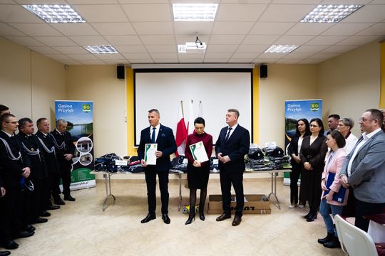 Nowy autobus dla gminy Przyłęk (zdjęcia)