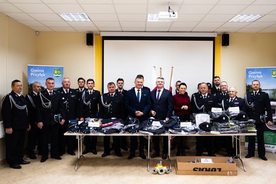 Nowy autobus dla gminy Przyłęk (zdjęcia)