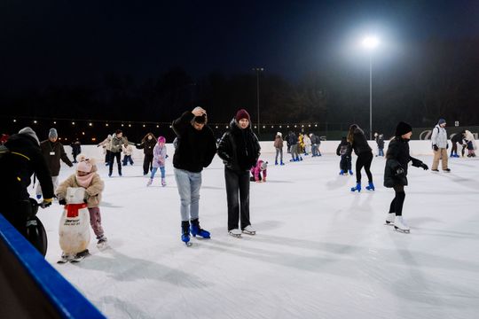 Lodowisko 008.jpg Lodowisko 008.jpg