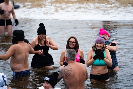 Bezpieczne morsowanie z WOPR (zdjęcia) Bezpieczne morsowanie z WOPR (zdjęcia)