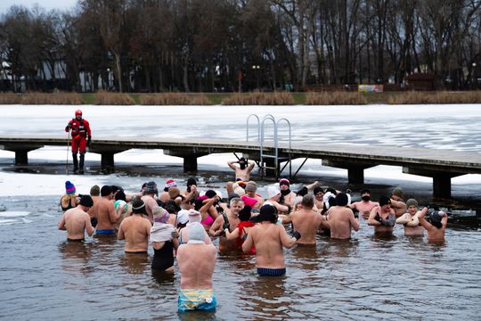 Bezpieczne morsowanie z WOPR (zdjęcia) Bezpieczne morsowanie z WOPR (zdjęcia)