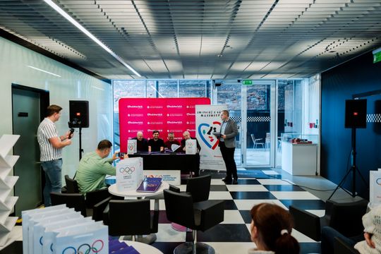 Prezentacja publikacji Michała Podlewskiego dotycząca olimpijczyków 003.jpg