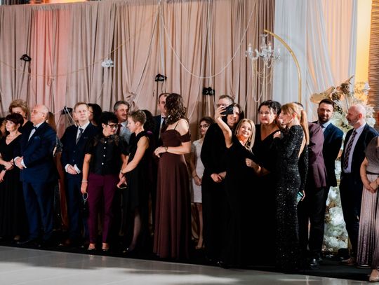 Studniówka VI LO im. Jana Kochanowskiego (zdjęcia) Studniówka VI LO im. Jana Kochanowskiego (zdjęcia)