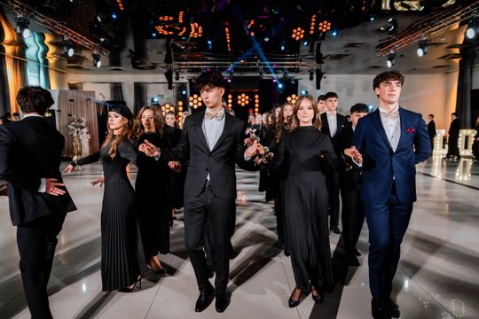 Studniówka VI LO im. Jana Kochanowskiego (zdjęcia) Studniówka VI LO im. Jana Kochanowskiego (zdjęcia)