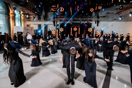 Studniówka VI LO im. Jana Kochanowskiego (zdjęcia) Studniówka VI LO im. Jana Kochanowskiego (zdjęcia)