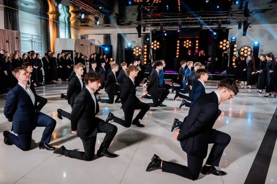 Studniówka VI LO im. Jana Kochanowskiego (zdjęcia) Studniówka VI LO im. Jana Kochanowskiego (zdjęcia)