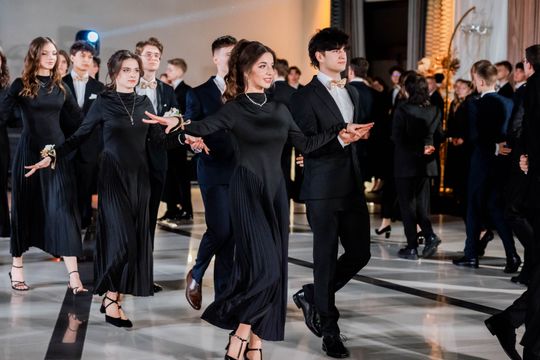 Studniówka VI LO im. Jana Kochanowskiego (zdjęcia) Studniówka VI LO im. Jana Kochanowskiego (zdjęcia)