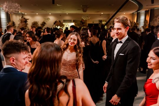 Studniówka VI LO im. Jana Kochanowskiego (zdjęcia) Studniówka VI LO im. Jana Kochanowskiego (zdjęcia)