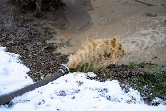 Awaria wodociągów przy ul. Rapackiego (zdjęcia)