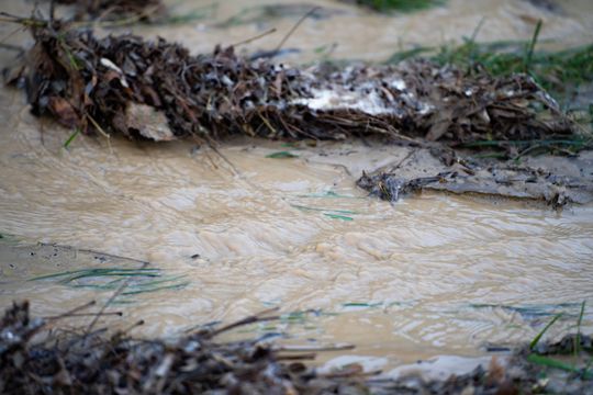 Awaria wodociągów przy ul. Rapackiego (zdjęcia) Awaria wodociągów przy ul. Rapackiego (zdjęcia)