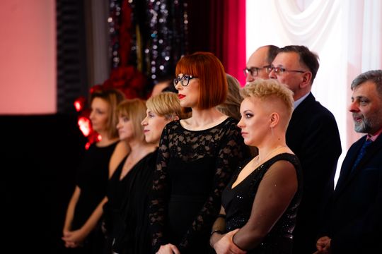 Studniówka III Liceum Ogólnokształcącego im. płk Dionizego Czachowskiego (zdjęcia)