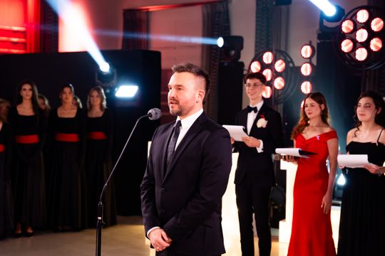 Studniówka III Liceum Ogólnokształcącego im. płk Dionizego Czachowskiego (zdjęcia)