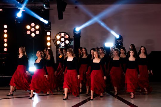 Studniówka III Liceum Ogólnokształcącego im. płk Dionizego Czachowskiego (zdjęcia)