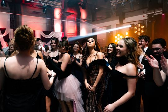 Studniówka III Liceum Ogólnokształcącego im. płk Dionizego Czachowskiego (zdjęcia)