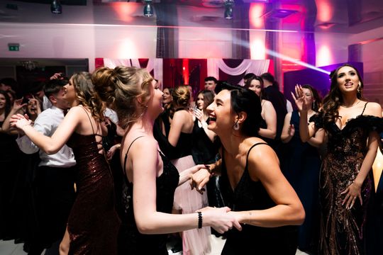 Studniówka III Liceum Ogólnokształcącego im. płk Dionizego Czachowskiego (zdjęcia)