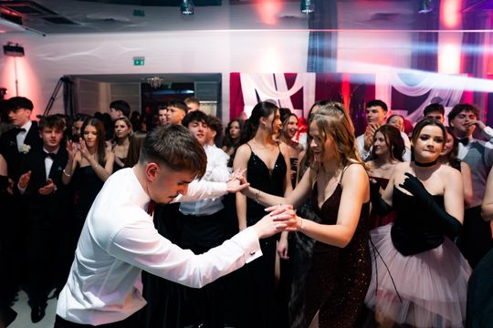 Studniówka III Liceum Ogólnokształcącego im. płk Dionizego Czachowskiego (zdjęcia) Studniówka III Liceum Ogólnokształcącego im. płk Dionizego Czachowskiego (zdjęcia)