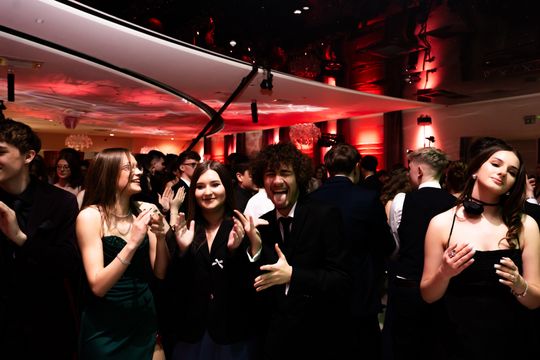 Studniówka III Liceum Ogólnokształcącego im. płk Dionizego Czachowskiego (zdjęcia)