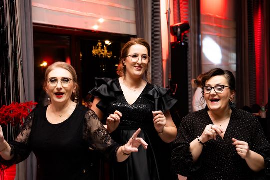 Studniówka III Liceum Ogólnokształcącego im. płk Dionizego Czachowskiego (zdjęcia)