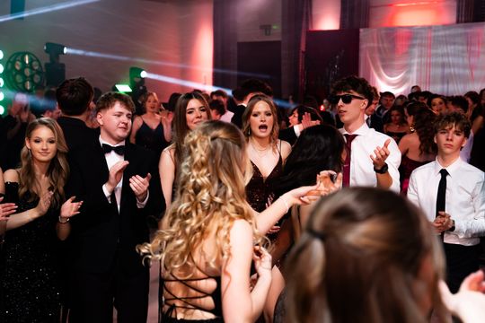 Studniówka III Liceum Ogólnokształcącego im. płk Dionizego Czachowskiego (zdjęcia)