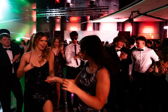 Studniówka III Liceum Ogólnokształcącego im. płk Dionizego Czachowskiego (zdjęcia)