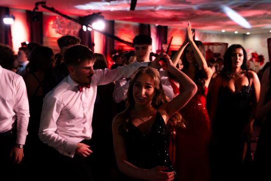 Studniówka III Liceum Ogólnokształcącego im. płk Dionizego Czachowskiego (zdjęcia)