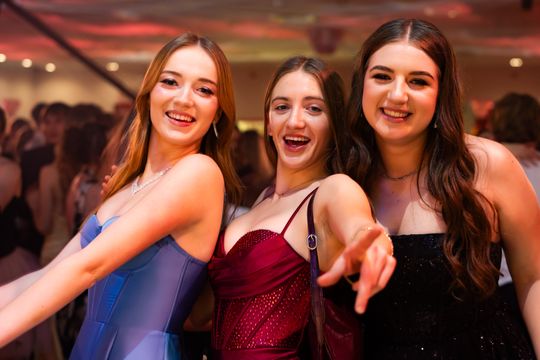 Studniówka III Liceum Ogólnokształcącego im. płk Dionizego Czachowskiego (zdjęcia)