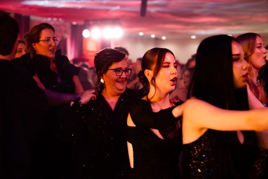 Studniówka III Liceum Ogólnokształcącego im. płk Dionizego Czachowskiego (zdjęcia)