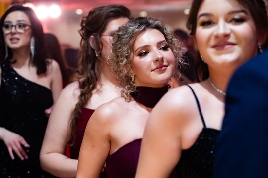 Studniówka III Liceum Ogólnokształcącego im. płk Dionizego Czachowskiego (zdjęcia)