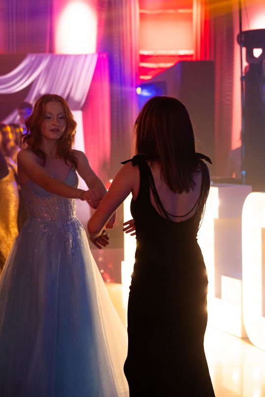 Studniówka III Liceum Ogólnokształcącego im. płk Dionizego Czachowskiego (zdjęcia)