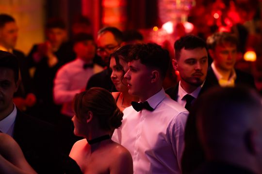 Studniówka III Liceum Ogólnokształcącego im. płk Dionizego Czachowskiego (zdjęcia)