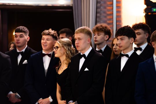 Studniówka IV Liceum Ogólnokształcącego im. dr. Tytusa Chałubińskiego w Radomiu (zdjęcia)