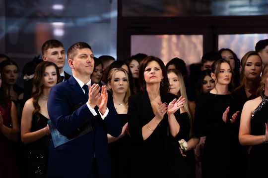 Studniówka IV Liceum Ogólnokształcącego im. dr. Tytusa Chałubińskiego w Radomiu (zdjęcia)