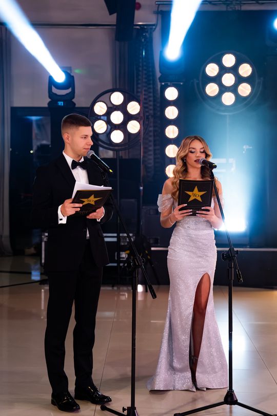 Studniówka IV Liceum Ogólnokształcącego im. dr. Tytusa Chałubińskiego w Radomiu (zdjęcia)