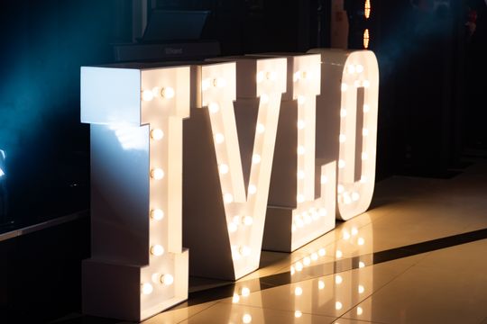 Studniówka IV Liceum Ogólnokształcącego im. dr. Tytusa Chałubińskiego w Radomiu (zdjęcia)