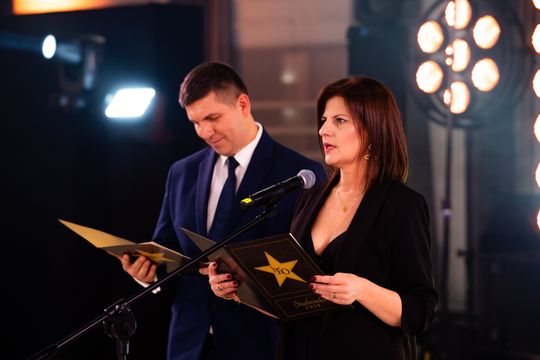 Studniówka IV Liceum Ogólnokształcącego im. dr. Tytusa Chałubińskiego w Radomiu (zdjęcia)