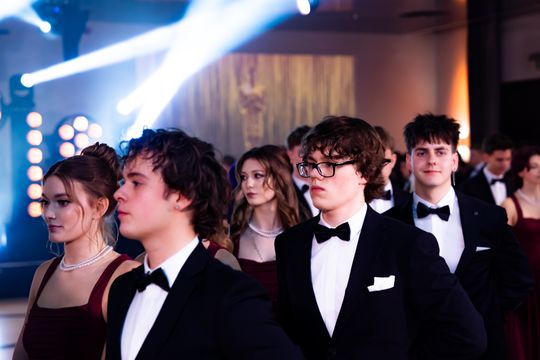 Studniówka IV Liceum Ogólnokształcącego im. dr. Tytusa Chałubińskiego w Radomiu (zdjęcia)