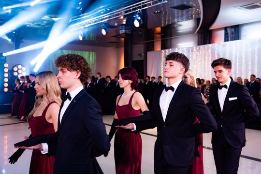 Studniówka IV Liceum Ogólnokształcącego im. dr. Tytusa Chałubińskiego w Radomiu (zdjęcia)