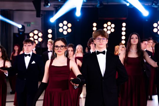 Studniówka IV Liceum Ogólnokształcącego im. dr. Tytusa Chałubińskiego w Radomiu (zdjęcia)