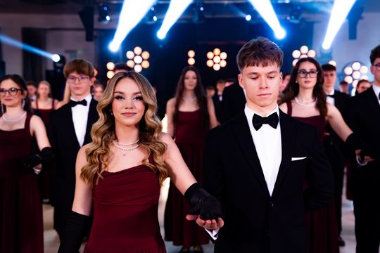 Studniówka IV Liceum Ogólnokształcącego im. dr. Tytusa Chałubińskiego w Radomiu (zdjęcia)