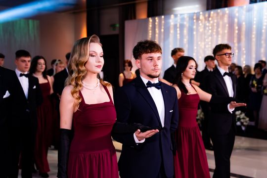 Studniówka IV Liceum Ogólnokształcącego im. dr. Tytusa Chałubińskiego w Radomiu (zdjęcia)