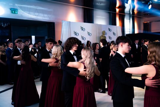 Studniówka IV Liceum Ogólnokształcącego im. dr. Tytusa Chałubińskiego w Radomiu (zdjęcia)