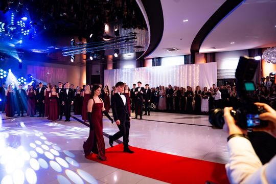 Studniówka IV Liceum Ogólnokształcącego im. dr. Tytusa Chałubińskiego w Radomiu (zdjęcia)