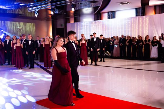 Studniówka IV Liceum Ogólnokształcącego im. dr. Tytusa Chałubińskiego w Radomiu (zdjęcia)