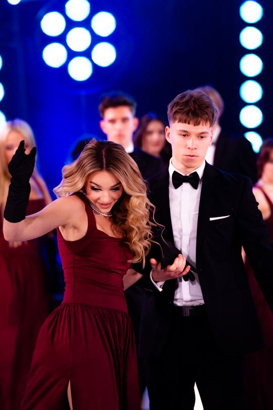 Studniówka IV Liceum Ogólnokształcącego im. dr. Tytusa Chałubińskiego w Radomiu (zdjęcia)