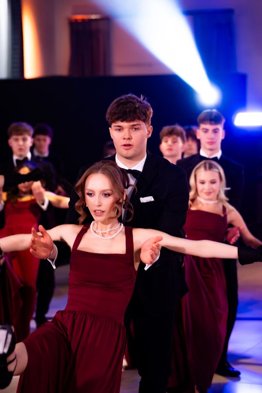 Studniówka IV Liceum Ogólnokształcącego im. dr. Tytusa Chałubińskiego w Radomiu (zdjęcia)