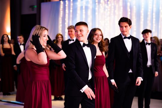 Studniówka IV Liceum Ogólnokształcącego im. dr. Tytusa Chałubińskiego w Radomiu (zdjęcia)