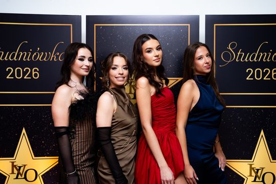 Studniówka IV Liceum Ogólnokształcącego im. dr. Tytusa Chałubińskiego w Radomiu (zdjęcia)