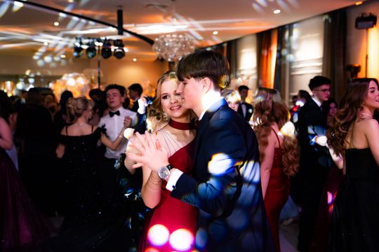 Studniówka IV Liceum Ogólnokształcącego im. dr. Tytusa Chałubińskiego w Radomiu (zdjęcia)